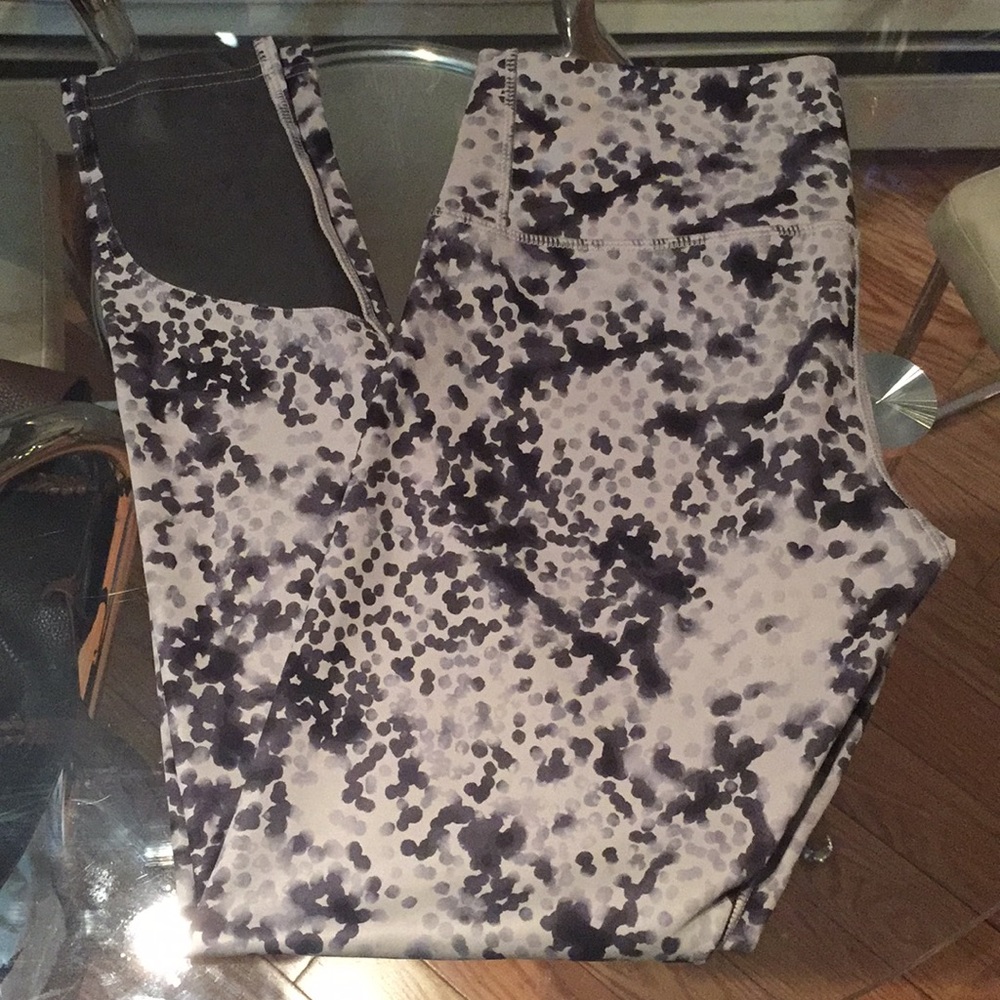 Grey/black athletic leggings
